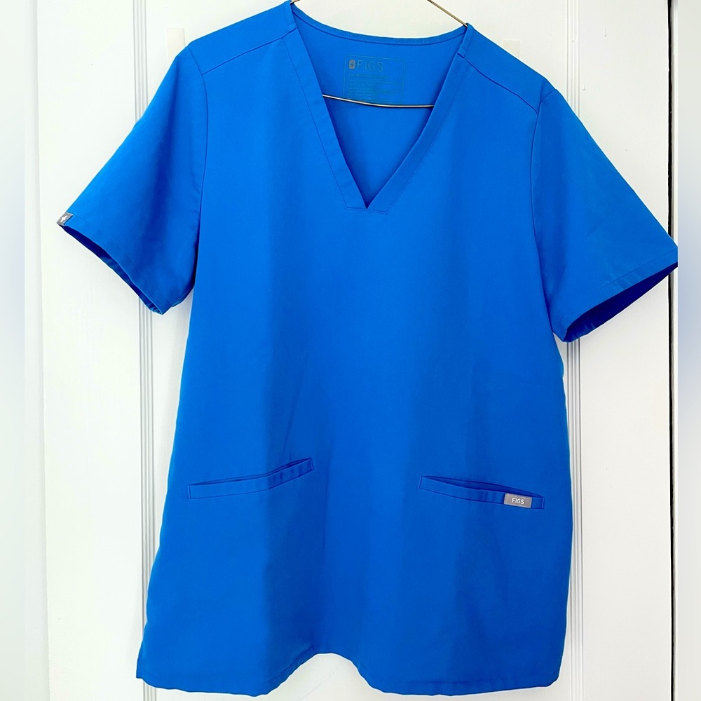 Figs scrub top